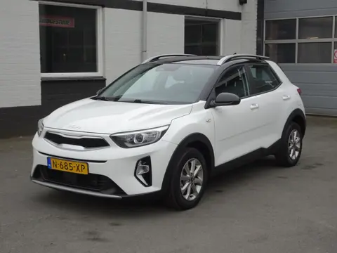 Kia Stonic 1.0 T-GDi MHEV DynamicLine Automatische airco, navigatie, parkeersensoren, achteruitrijca