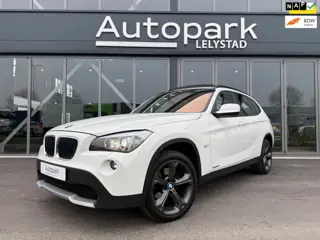 BMW X1 SDrive18d Executive PANO Xenon Trekhaak Sportstoelen