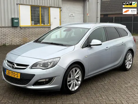 Opel Astra Sports Tourer 1.4 TURBO 140 PK 6 BAK Bj 2016 Sport 1e Eig Weinig Km,s 105.889 Ecc Leder N