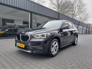 BMW X1 XDrive25e Head up display Navi Clima Cruise PDC Achteruitrij camera Trekhaak 17 inch Automati