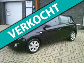 Hyundai I20 1.4i i-Catcher Zwart 2009 Airco 5-deurs NAP!