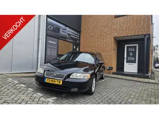Volvo V70 2.5T Momentum Nieuwe Distributie