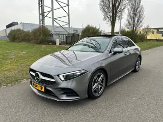 Mercedes-Benz A-klasse 180 d AMG Ambi light Pano Camera Sfeerverlichting VOLL