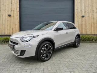 Fiat 600 1.2 Hybrid La Prima *Full option *Leder *136 pk