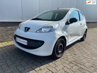 Peugeot 107 1.0-12V XR 3 Deurs 118070 Kilometer