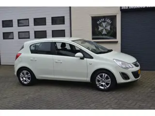 Opel Corsa 1.2-16V Cosmo 2x Wit en Blauwmet. Zie Foto, Zeer Mooie en Verzorgde Auto