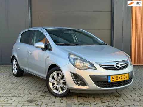 Opel Corsa 1.4-16V BlitZ navi, airco, cruise, parkeersensoren, nette staat