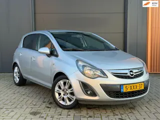 Opel Corsa 1.4-16V BlitZ navi, airco, cruise, parkeersensoren, nette staat