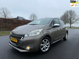 Peugeot 208 1.2 VTi Style NAP/NAVI/APK 2-2027