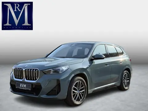 BMW iX1 xDrive30 67 kWh VAN € 41.900,- VOOR € 38.440,- UW LENTEVOORDEEL: € 3.460,-!| M-SPORT| COMPLE