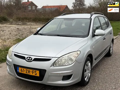 Hyundai I30 CW 1.6i Active Cool Airco Electric pakket Audio-CD/MP3 Navigatie ABS EBD Colorpakket Tre