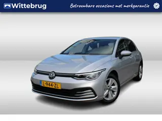 Volkswagen Golf 1.0 TSI 110pk Life / Navigatie / LM 16 inch / Parkeersensoren / LED / Adapt cruise c