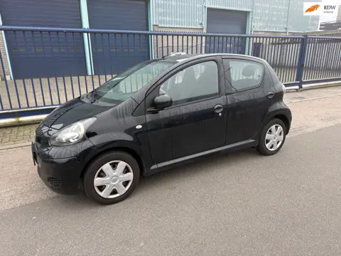 Toyota Aygo 1.0-12V 5-DRS*135.880 KM*INRUIL AANBIEDING*