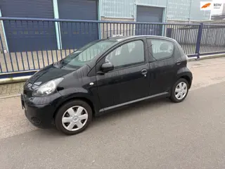 Toyota Aygo 1.0-12V 5-DRS*135.880 KM*INRUIL AANBIEDING*