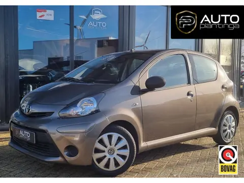 Toyota Aygo 1.0 VVT-i Now | Nette staat! | Airco | 5 deurs | Onderhoudshistorie |