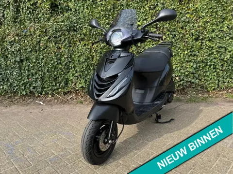 Piaggio Zip SP 45km RUNNER E5 Glans-Mat zwart BETAAL met in3