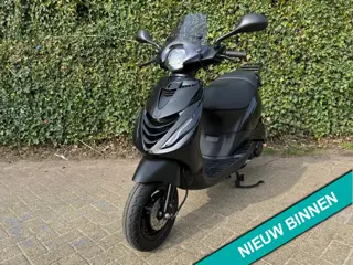 Piaggio Zip SP 45km RUNNER E5 Glans-Mat zwart BETAAL met in3