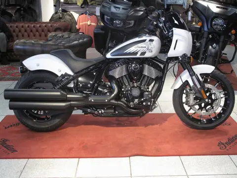 Indian Sport Chief € 2.000,- showroomkorting