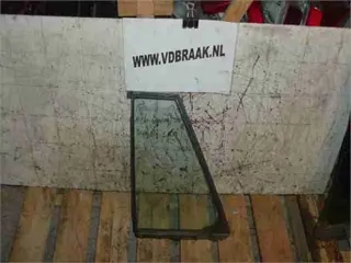 Mazda 626 Combi 1997-1999 driehoeksruit links achter portier