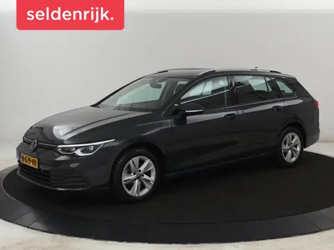 Volkswagen Golf 1.0 eTSI Life Business | Stoelverwarming |  Trekhaak | Camera | Adaptive cruise | Ca