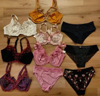 zoek een vrouw om met lingerie te spelen.