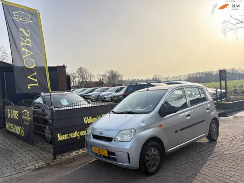 Daihatsu Cuore 1.0-12V DVVT STi AIRCO,STUURBEKRACHTIGING,5DRS,SPORTVELGEN,MET APK