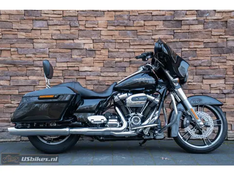 Harley-Davidson FLHXS Street Glide Special 107 M8