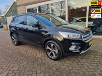 Ford Kuga 1.5 EcoBoost Vignale zeer luxe uitvoering