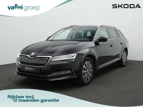 Skoda Superb Combi 1.4 TSI iV 218 pk DSG Business Edition Plus | Trekhaak | Geheugenstoel | Matrix L