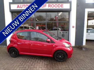 Toyota Aygo 1.0-12V 5-Drs Red Aspiration AIRCO,LEUKE UITVOERING!