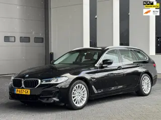 BMW 5-serie Touring 520e Business Edition Plus, lederen sportinterieur, elect bedienbare trekhaak, 1