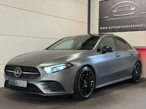Mercedes-Benz A-klasse 250e AMG Pano, Apple Carplay, ACC, Elek Stoelen, HUD, LED, Achteruitrijcamera