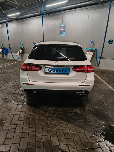 Mercedes e220d premium plus