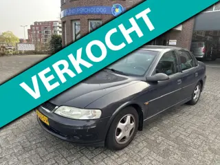 Opel Vectra 1.6-16V Pearl / bj.2000 / sedan / NAP met 181712 km / APK VERLOPEN / trekhaak / sportvel