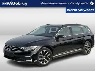 Volkswagen Passat Variant 1.4 TSI PHEV GTE Business DSG Automaat Panoramadak / Trekhaak wegklapbaar 