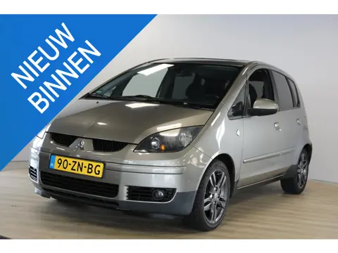 Mitsubishi Colt 1.5 Sky | Schuif- opendak | Airco | Nieuwe APK