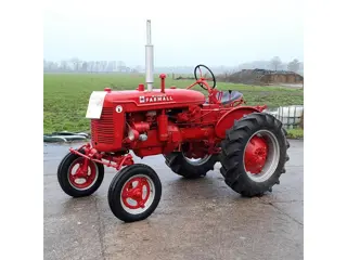 Farmall Oldtimer tractor Farmall Mc Cormick Super A