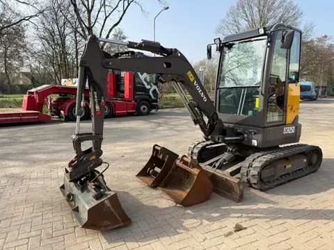 Volvo ECR25D (bj 2017)