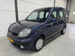 Renault Kangoo 1.6-16V Privilège (Automaat) Rolstoelauto (uniek) Rolstoel voorin - Rolstoelvervoer
