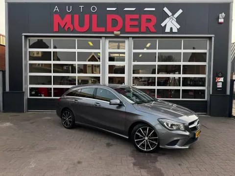 MERCEDES-BENZ CLA-KLASSE 200 PRESTIGE AUTOMAAT / 18 INCH LM. / AIRCO / NAVI / STOELVERW. / PDC / XENON / RIJKLAAR!