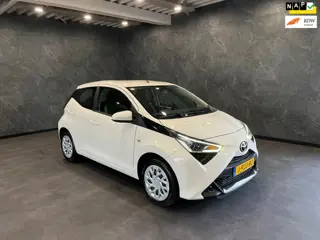 Toyota Aygo 1.0 VVT-i x-play 5 DEURS CAMERA LED NAP