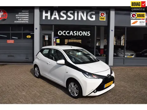 Toyota Aygo 1.0 VVT-i x-now, Led, Blue-tooth, A. uitrij camera, Touch screen, Apple Carplay , Cruise