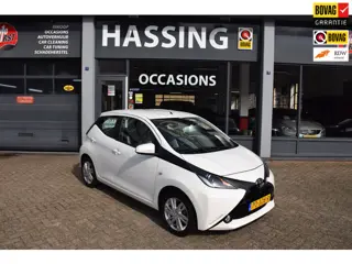 Toyota Aygo 1.0 VVT-i x-now, Led, Blue-tooth, A. uitrij camera, Touch screen, Apple Carplay , Cruise
