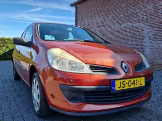 Renault Clio 1.2-16V Authentique