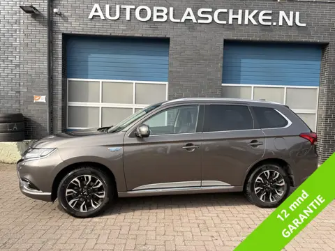 Mitsubishi Outlander 2.0 PHEV Prestige, climate/cruise/navi,leder, trkehaak, schuifdak