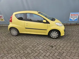 Peugeot 107 1.0-12V XR (bj 2005)