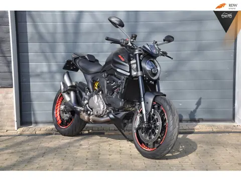 Ducati Monster + 950/937