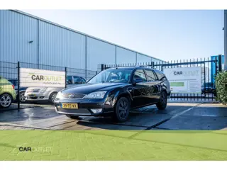 Ford Mondeo Wagon 1.8-16V Platinum Complete Mondeo met vele Opties! Trekhaak, Climate control Zwarte
