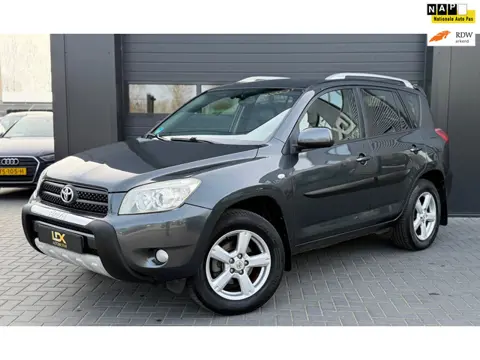 Toyota RAV4 2.0 VVTi Executive Airco|Stoelverwarming|Keyles|Leder