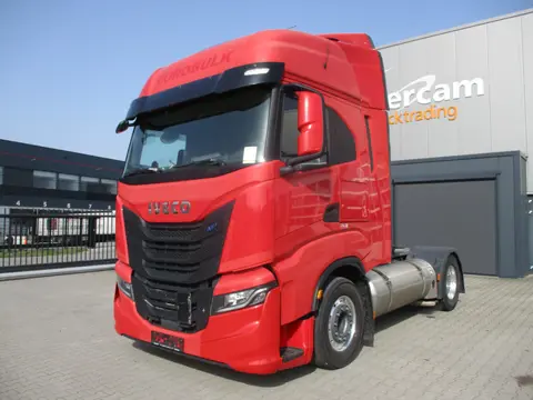 Iveco S WAY 460 LNG | AIRCO | INTARDER | 2 BEDS | CC | ALLOY WHEELS |